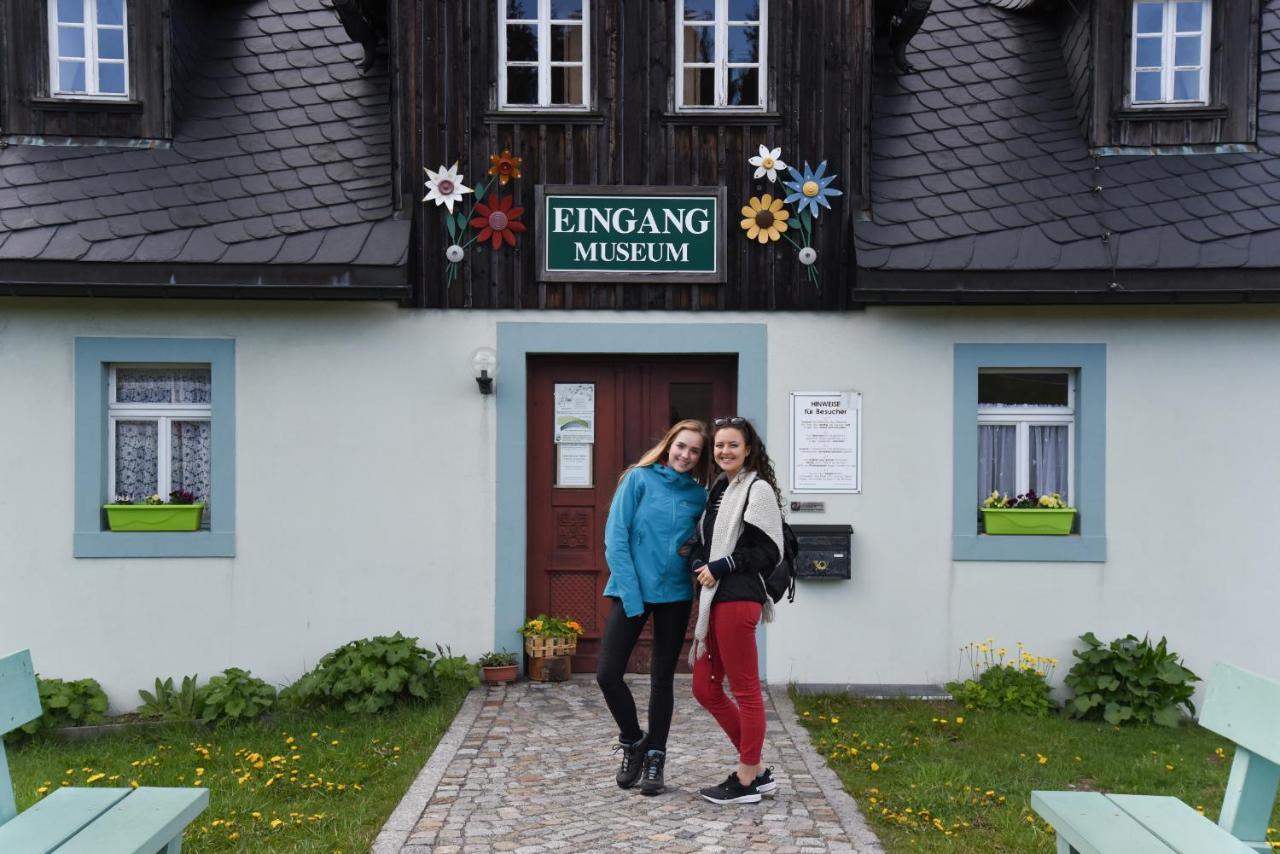 Hotel Erbgericht Buntes Haus ไซฟ์เฟิน ภายนอก รูปภาพ